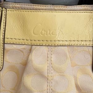 VINTAGE NWT LEMON YELLOW COACH BAG🌸🌸